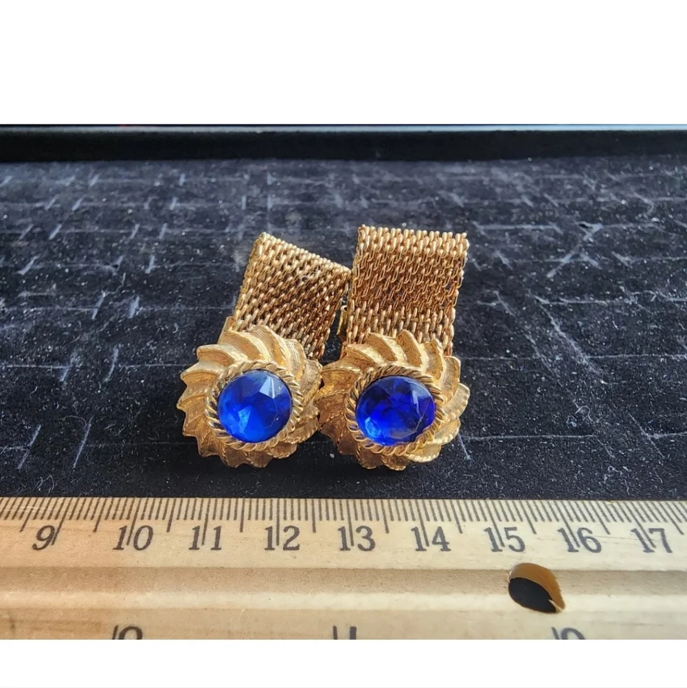 Vintage Cufflink Set Gold Tone Blue Glass Jewel Mesh Chain Catch Used